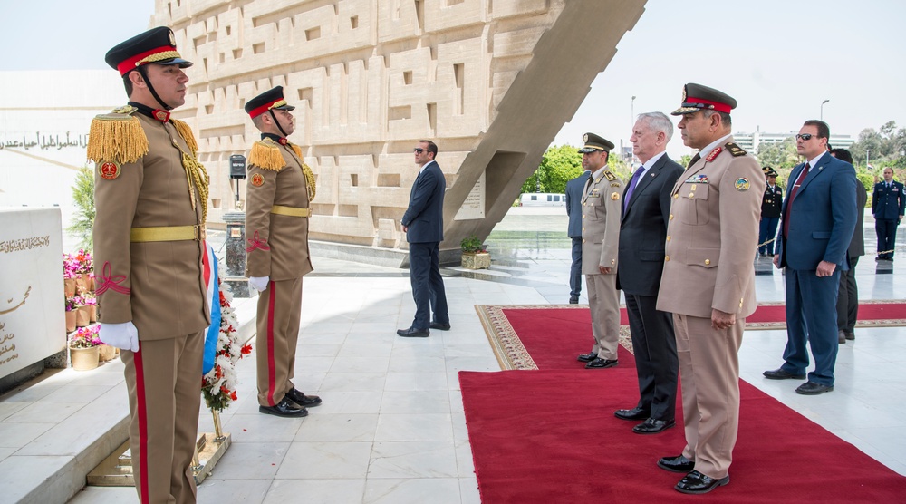 SD visits Egypt's Unknown Soldier Tomb