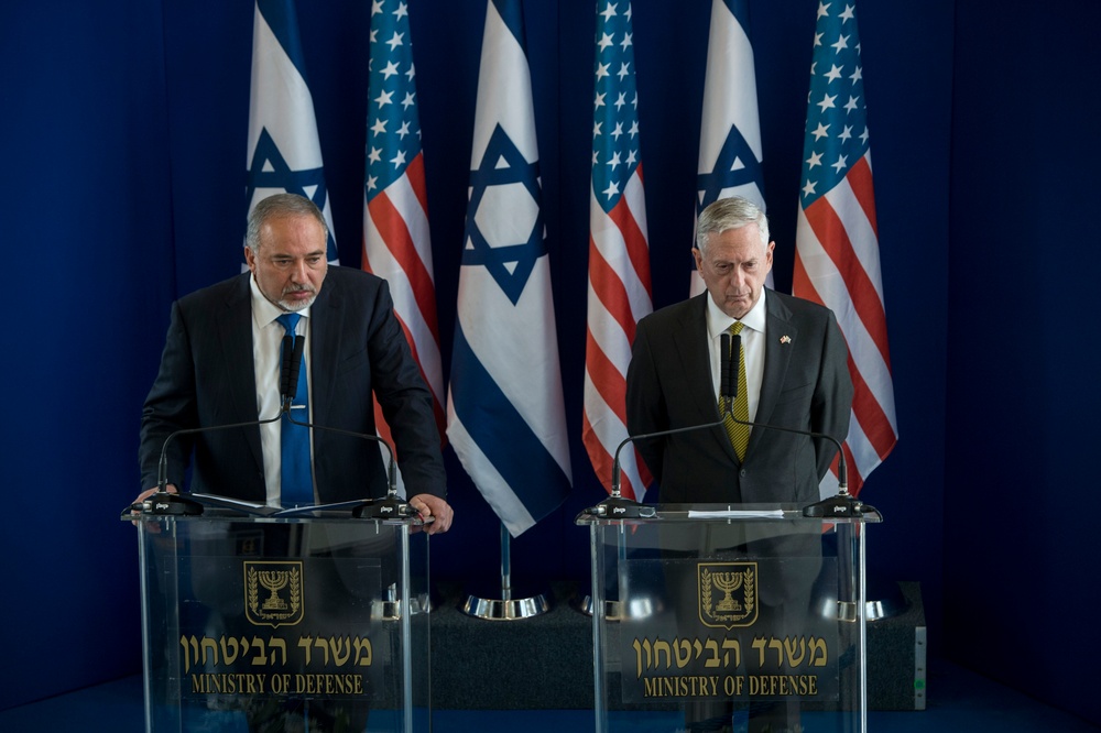 SD meets with Israel's minister of defense