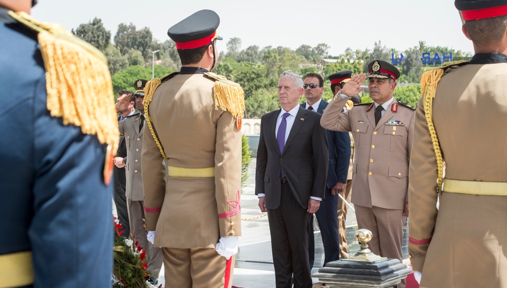 SD visits Egypt's Unknown Soldier Tomb