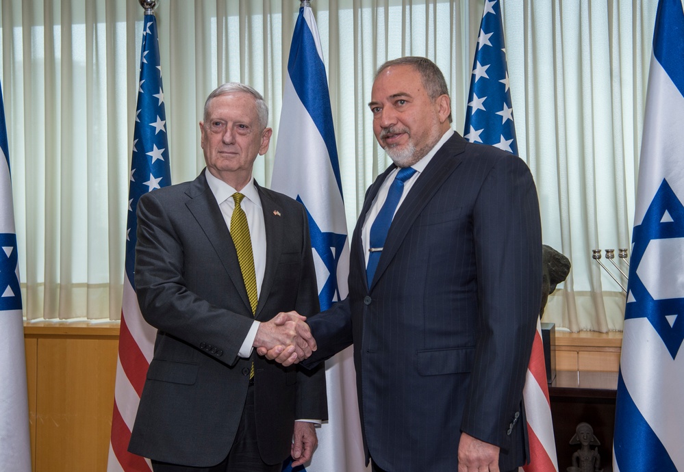 SD meets with Israel's minister of defense