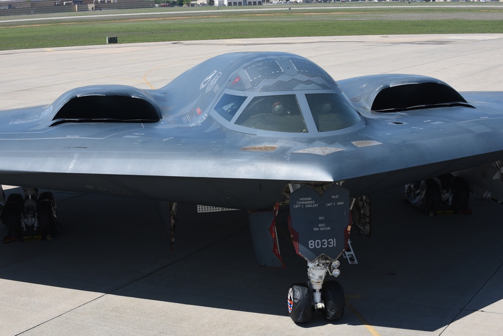 B-2A 'Spirit of South Carolina' visits Tinker AFB, Okla. to say thanks