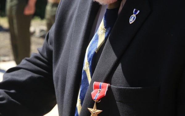 Retired Marine receives Bronze Star for heroic action 50 years ago