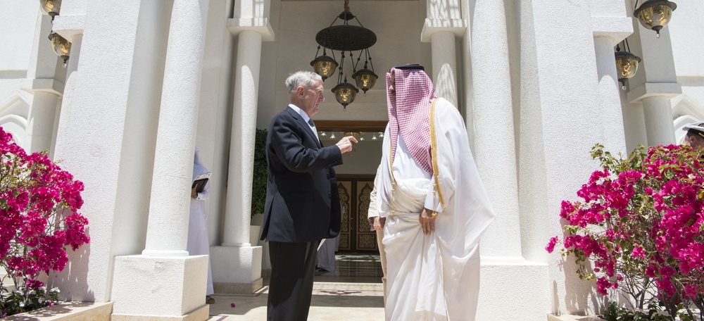 SD meets with Qatar's emir