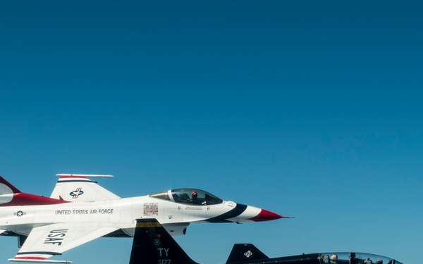 Former Thunderbirds Slot Pilot Reunites With Current Team