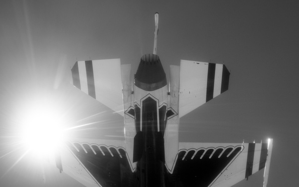 Former Thunderbirds Slot Pilot Reunites With Current Team