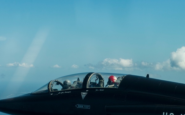 Former Thunderbirds Slot Pilot Reunites With Current Team