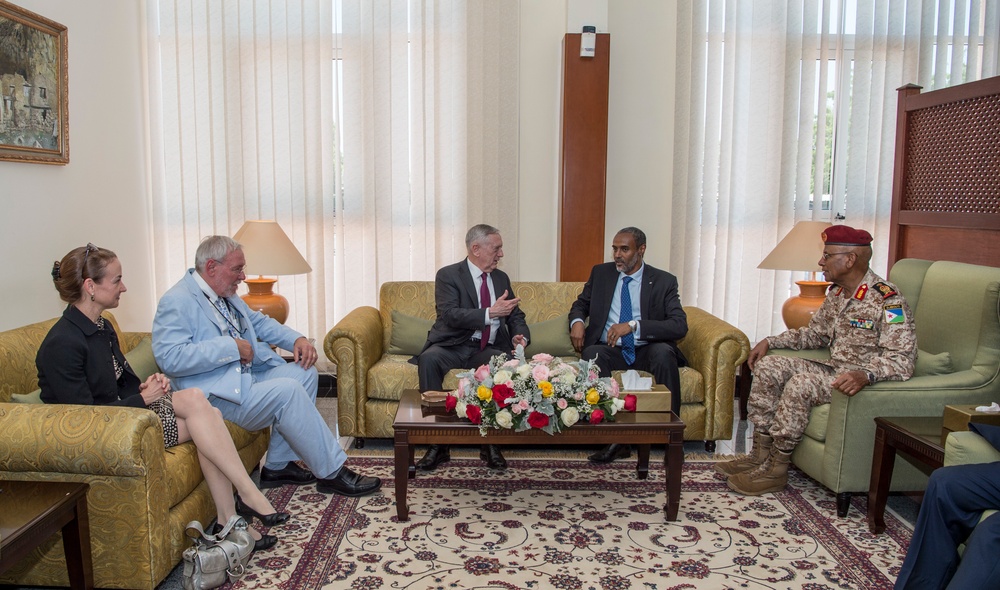 SD meets with Djibouti's minister of defense