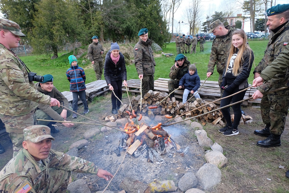 Battle Group Poland visits Elk, Poland