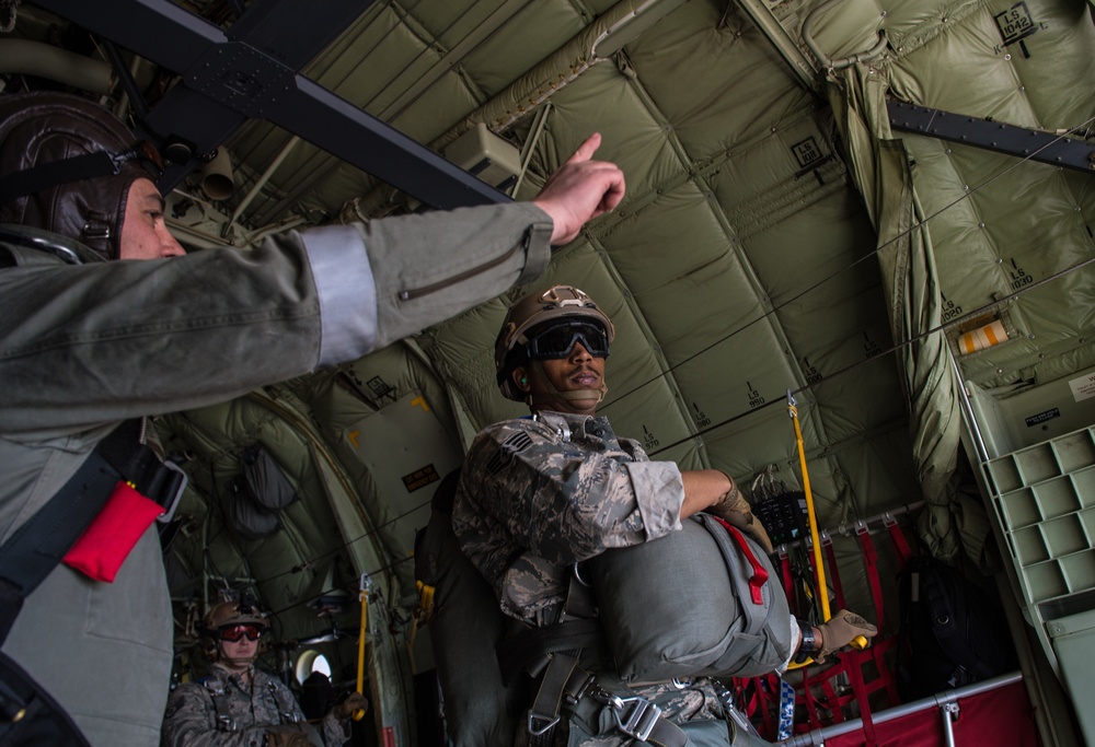 Ramstein jumpmaster awarded elite badge