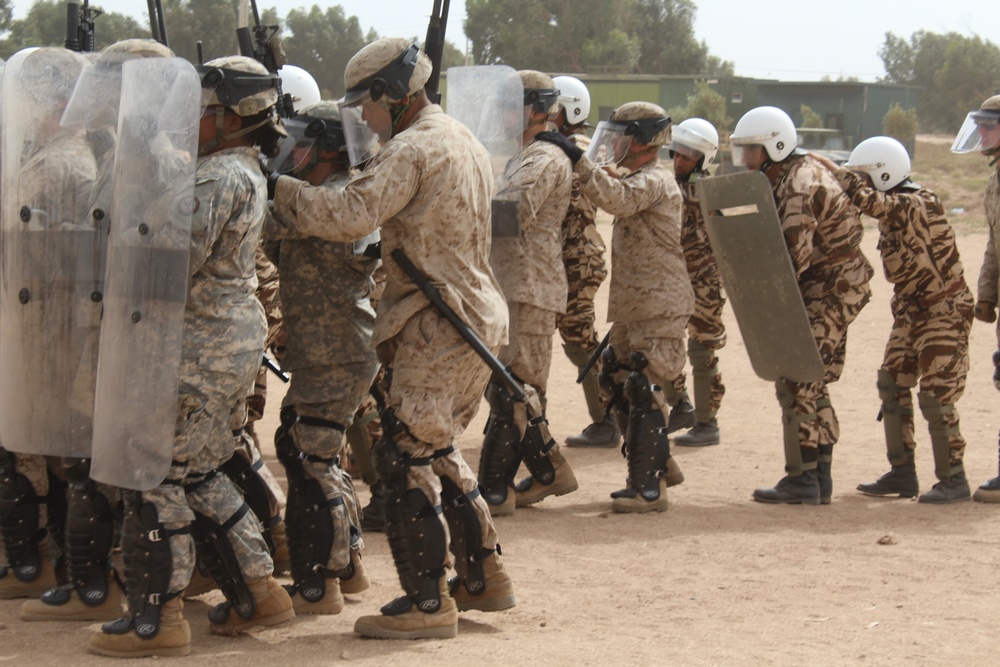 Moroccan and U.S. Forces train side-by-side