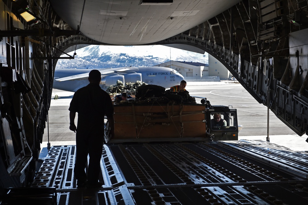 Airmen, Soldiers conduct training mission
