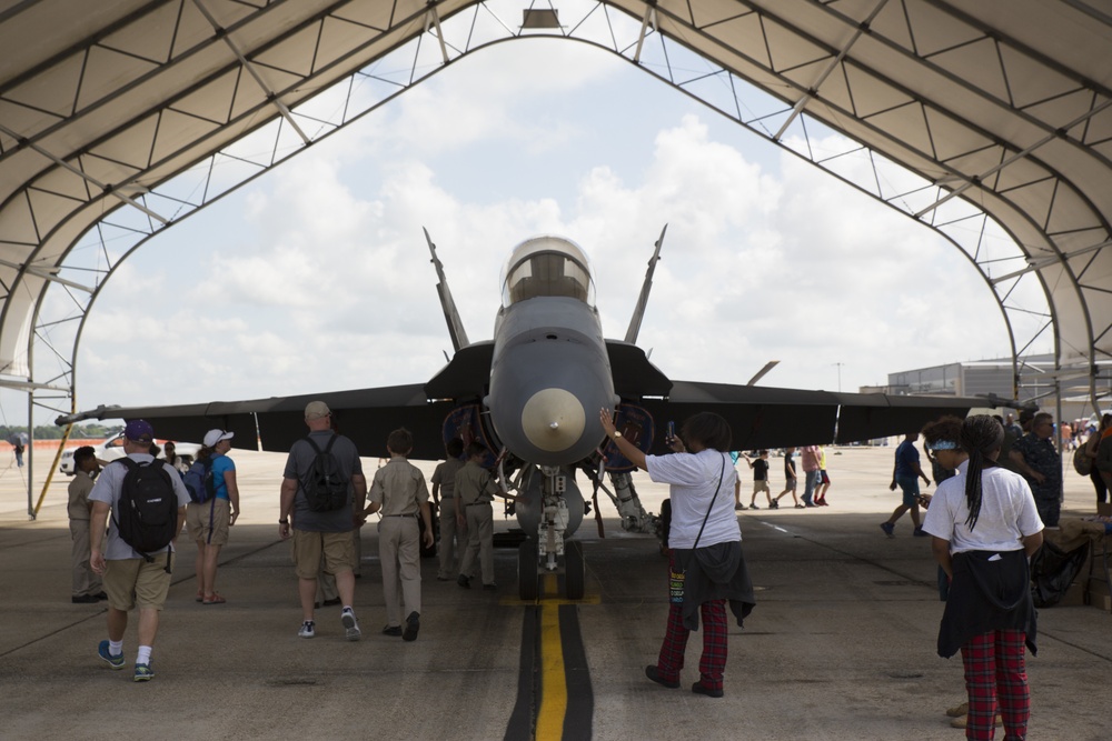 Belle Chasse Hosts 2017 New Orleans Air Show