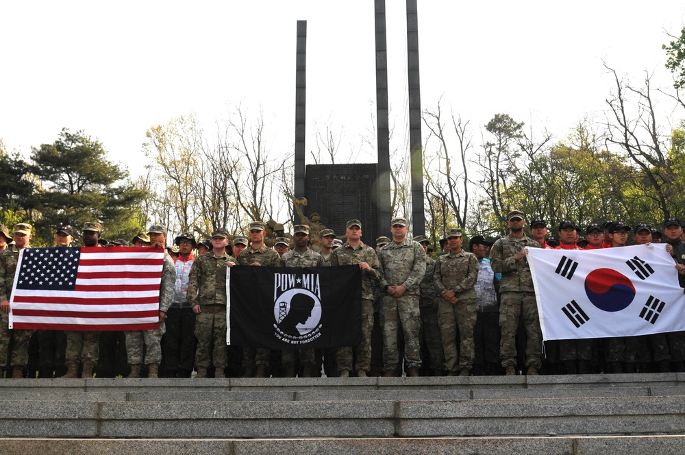 Soldiers from 116th Infantry Regiment and ROK counterparts conduct KIA remains recovery operations