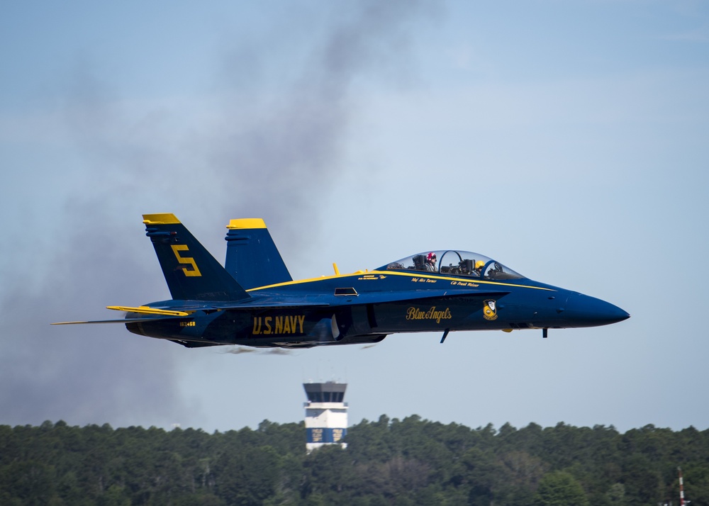 Thunderbird 5 flies with Blue Angel 5