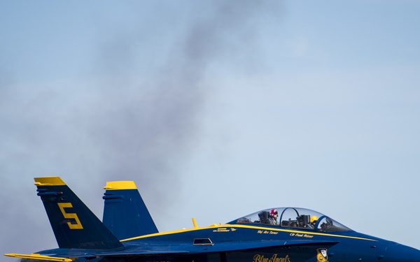 Thunderbird 5 flies with Blue Angel 5