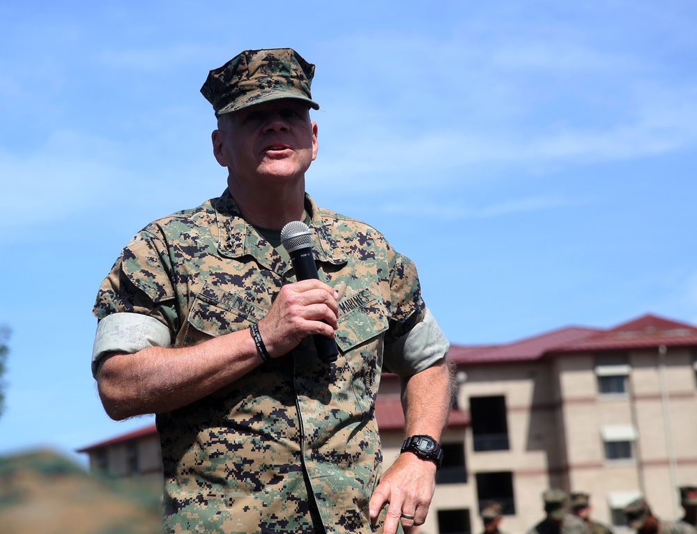 CMC visits Marines at Camp Pendleton