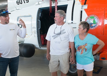 Five mariners reunite with their rescuers