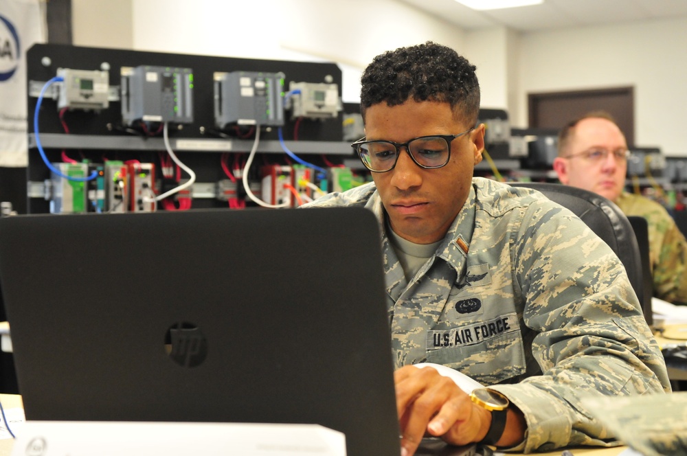 DVIDS - Images - Multi-Service exercise teaches Soldiers cyber ...