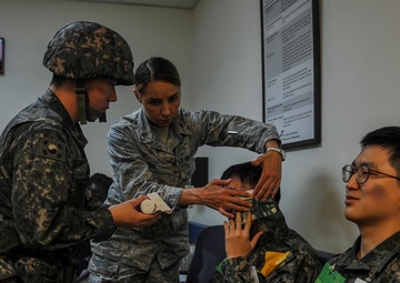 8th Medical Group and ROKAF airmen train to save lives