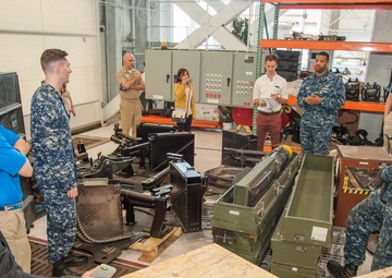 SPAWAR Scientists Engage Sailors