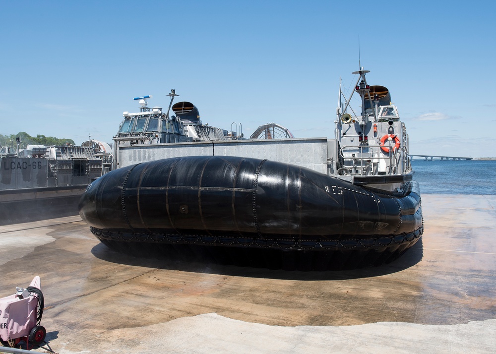 LCAC 91 Returns from Gulf of Mexico