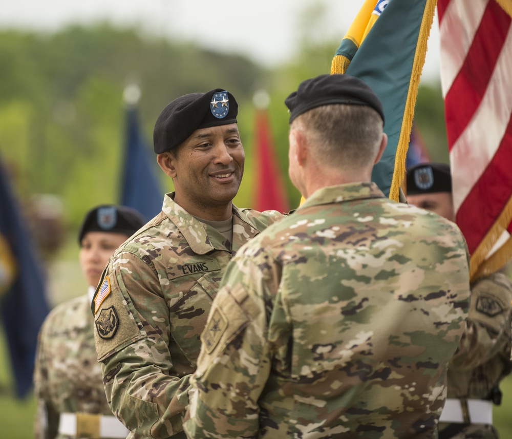 Evans takes command of U.S. Army Human Resources Command