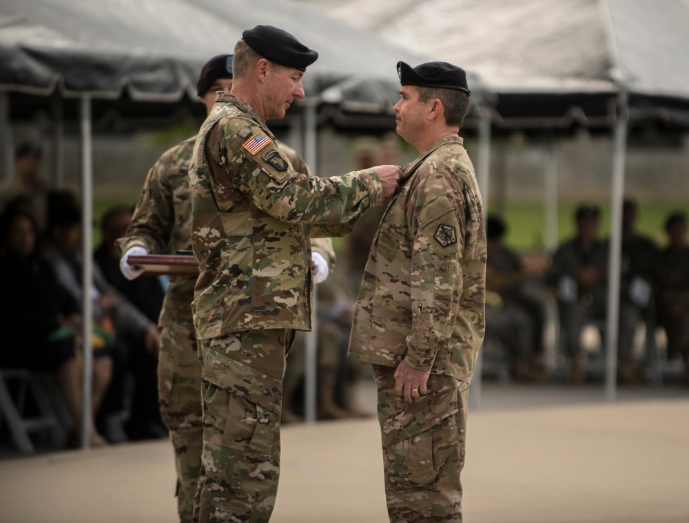 Seamands relinquishes command of U.S. Army Human Resources Command