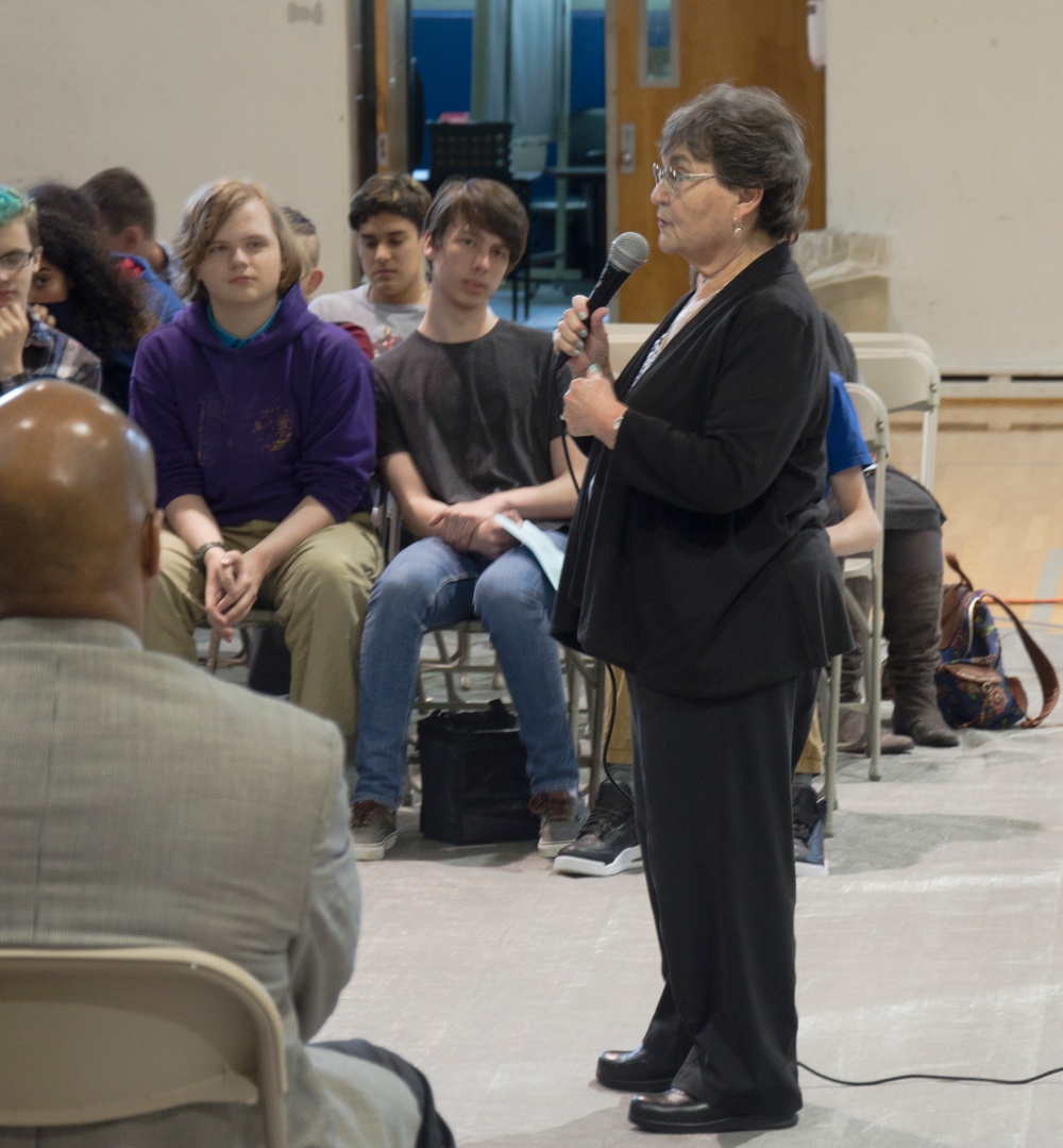 Holocaust survivor shares her story with FCHS students