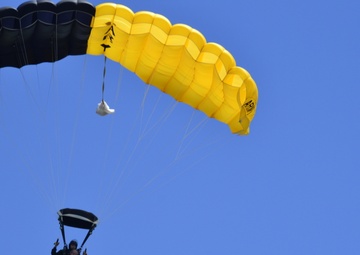 Golden Knights: CASA skydives with Army tandem parachute squad