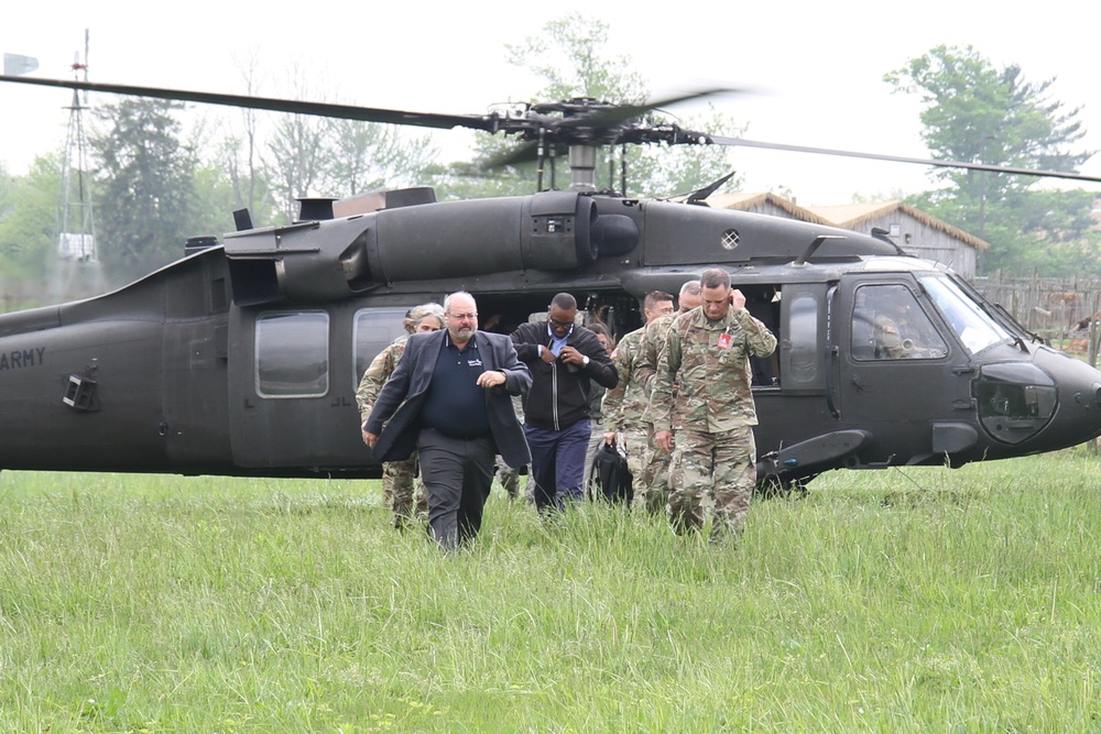 Distinguished Visitors arrive on Muscatatuck Urban Training Center during Guardian Response 17