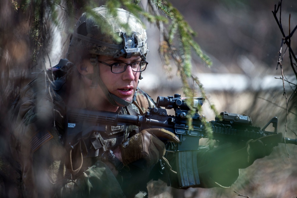 '1 Geronimo' scout platoon paratroopers conduct live-fire training at JBER