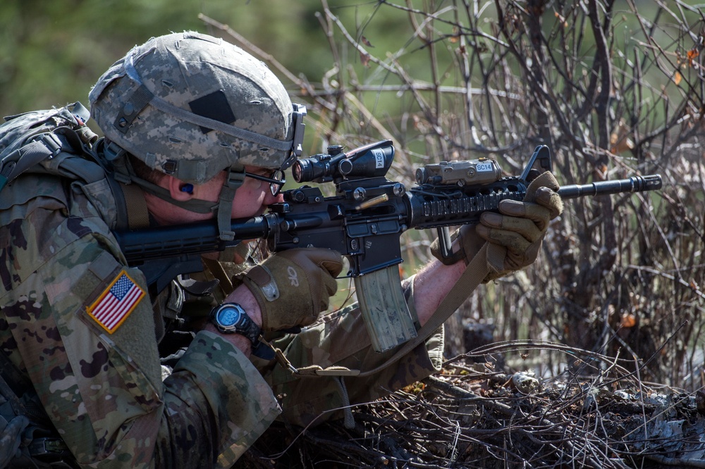 DVIDS - Images - '1 Geronimo' scout platoon paratroopers conduct live ...