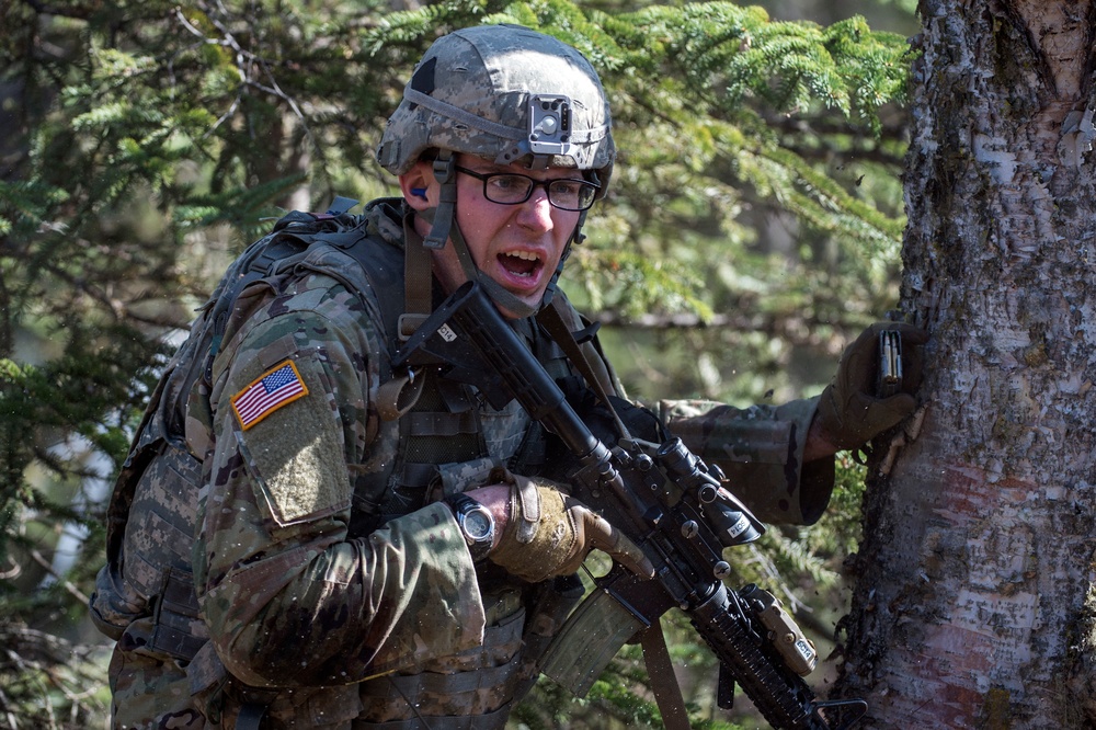 '1 Geronimo' scout platoon paratroopers conduct live-fire training at JBER