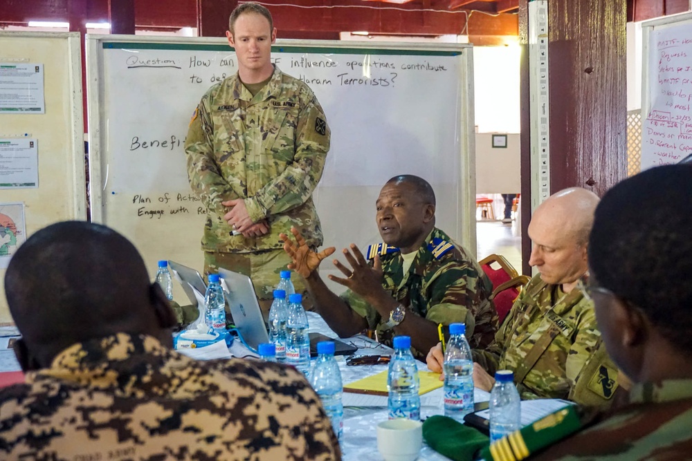 Unified Focus 2017 tabletop exercise brings multinational collaboration to Cameroon