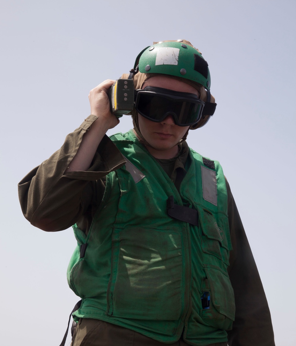 LPD 19 RQ-21 launch
