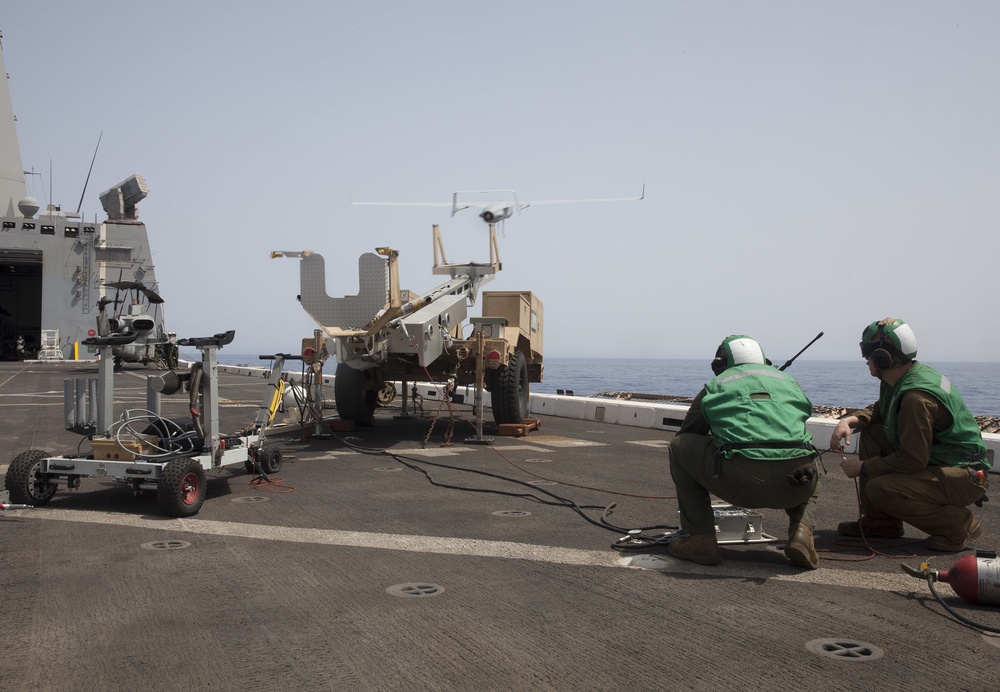 LPD 19 RQ-21 launch