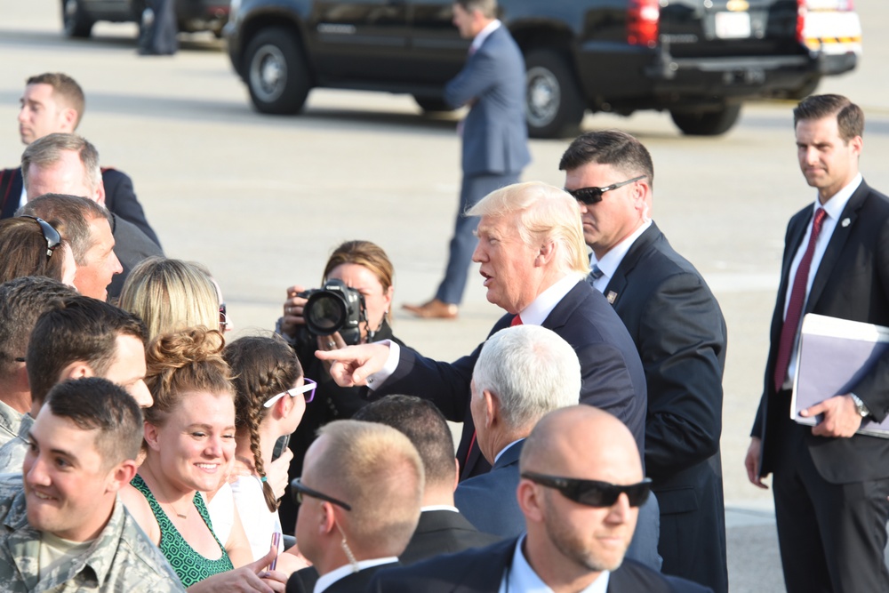 President Trump stops by 193rd Special Operations Wing on way to rally