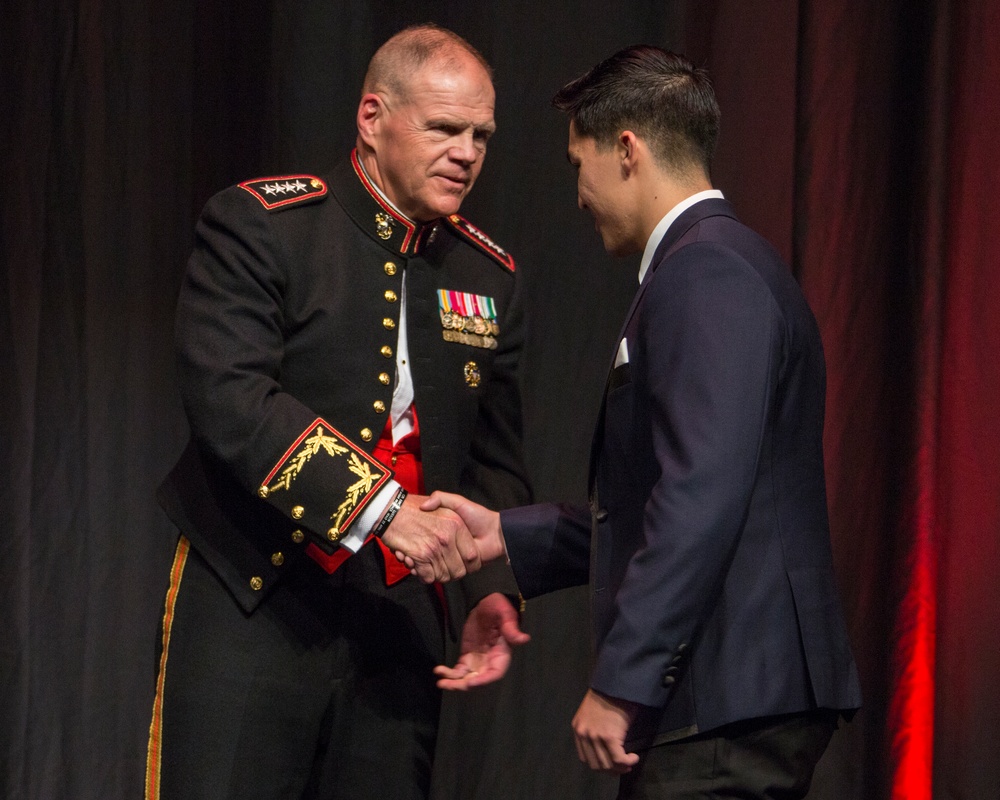 CMC Attends Marine Corps Heritage Foundation Awards Dinner