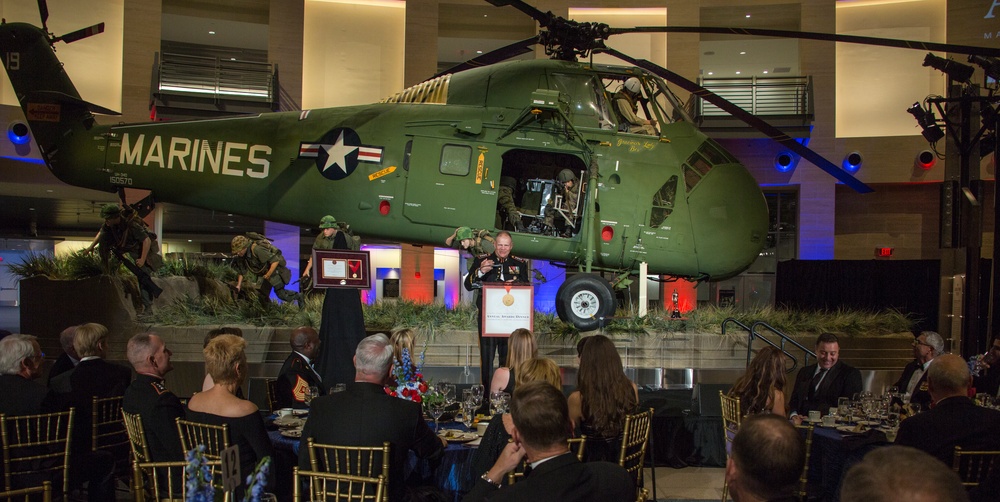 CMC Attends Marine Corps Heritage Foundation Awards Dinner