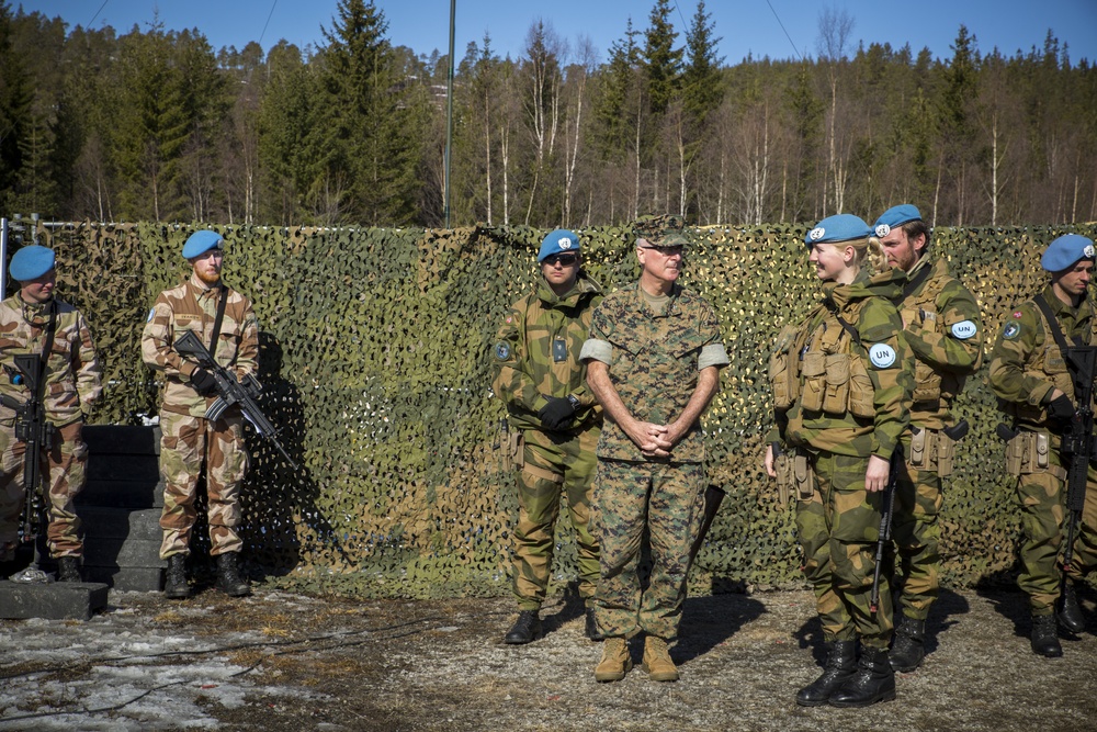 Marines and Norwegian Air Force cadets work together on mock UN exercise