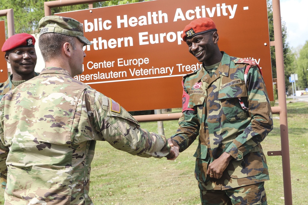 Ghana vists Kaiserslautern Veterinary Treatment Facility