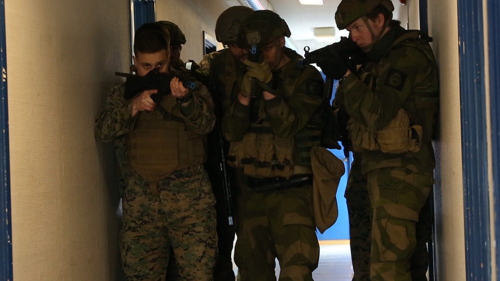 All Clear! | Law Enforcement Marines and Norwegian Armed Forces conduct room clearing training