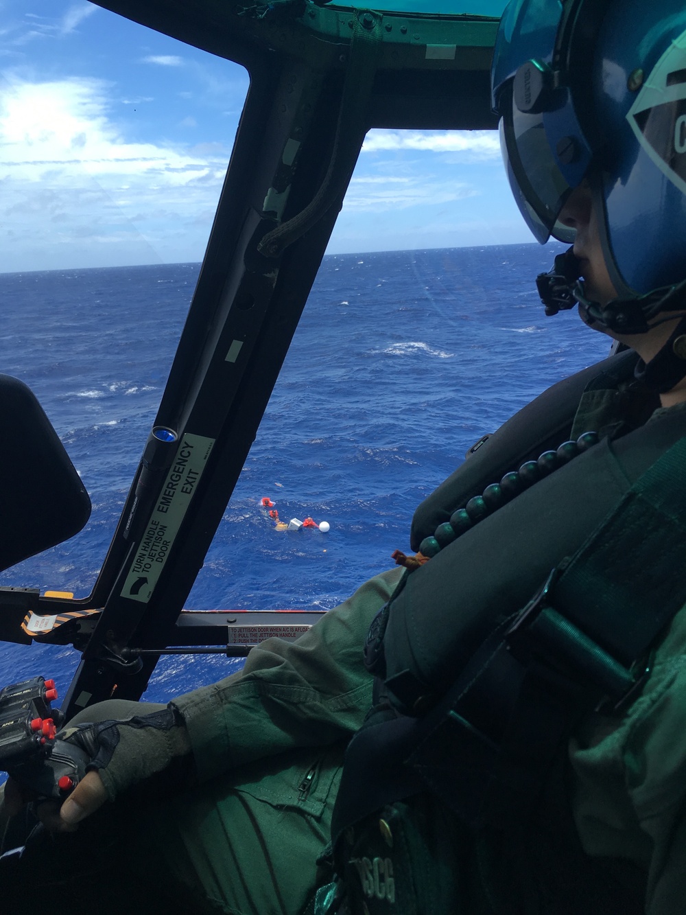 Coast Guard, Good Samaritan vessel, Puerto Rico Police marine unit rescue 5 boaters in the Mona Passage