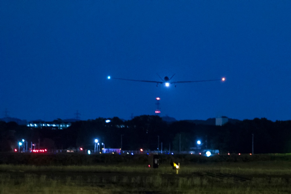 Global Hawk arrives at Yokota