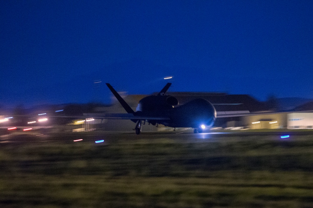 Global Hawk arrives at Yokota