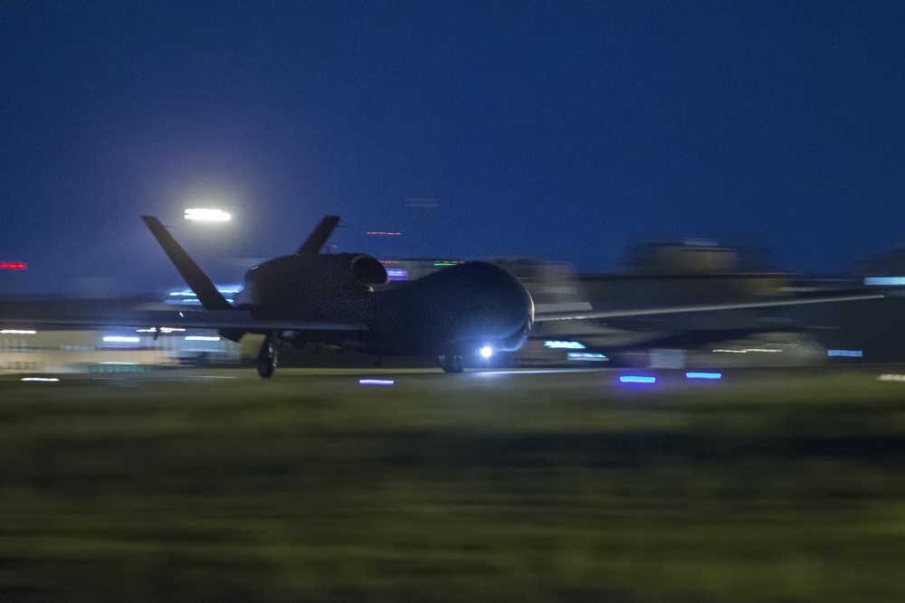 Global Hawk arrives at Yokota