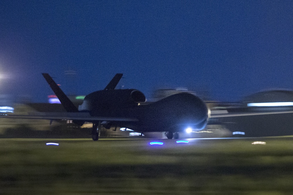 Global Hawk arrives at Yokota