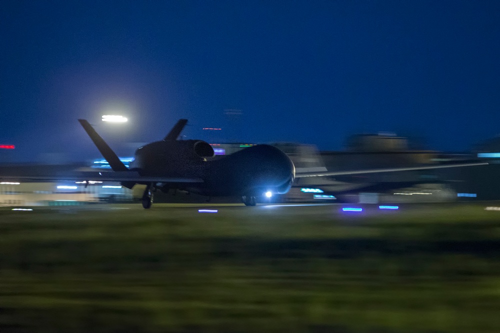 Global Hawk arrives at Yokota