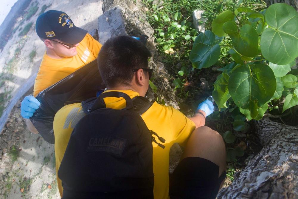 Dewey Participates in Beautification Project