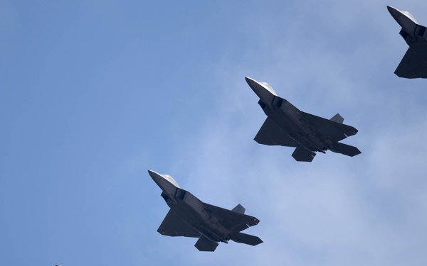 F22
